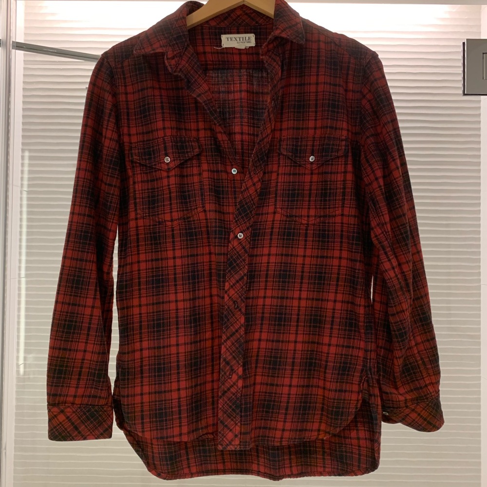 Elizabeth and James Top